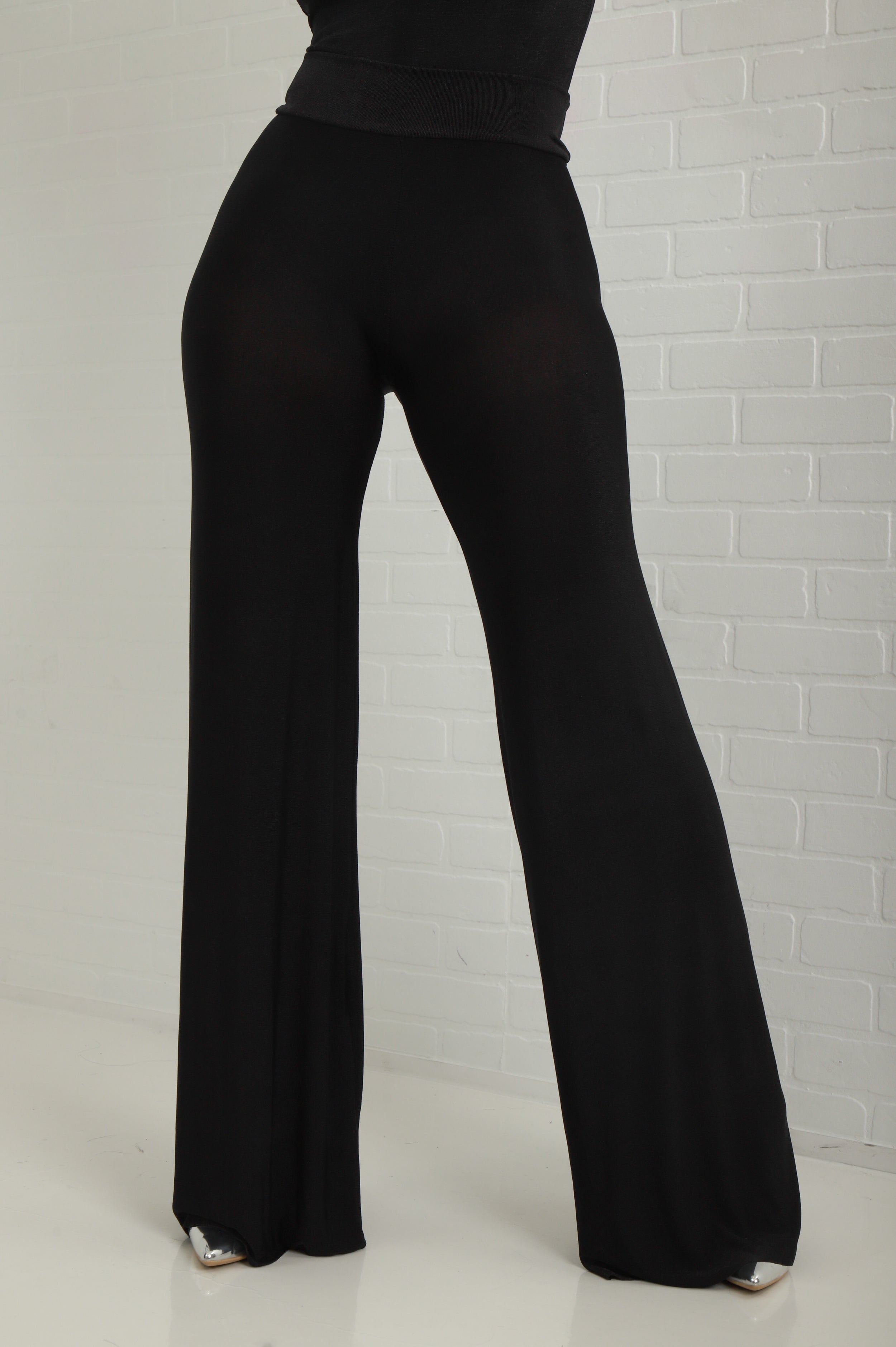 Women's FIGSPRO High Waisted Wide Leg Trouser™ - Black